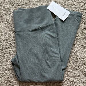 Athleta Salutation Stash Pocket II 7/8 Tight - Heather Gray
